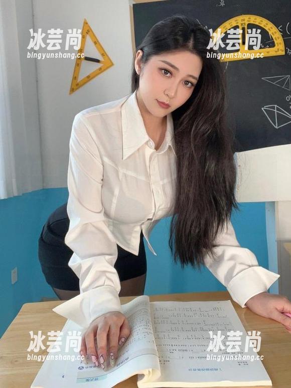 微密圈 - 一场关于120斤的小王同学与“女王”的私拍合集，准备好让你目不转睛了么？