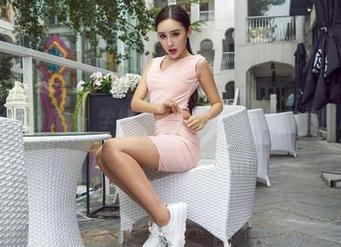 AISS爱丝(黄金版) – 学姐真会玩，亚美依的私拍图片我病了！