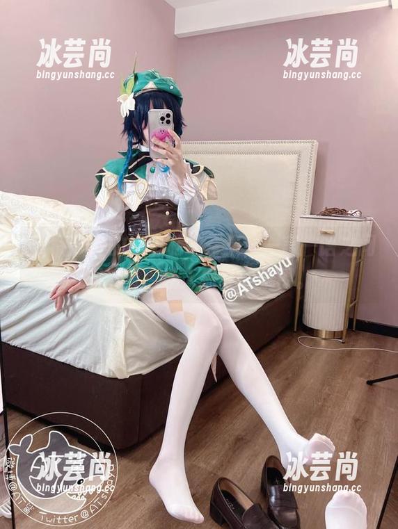 哇，AT鲨的透明私拍合集，一言一语之间都带着点让人抓狂的氛围。