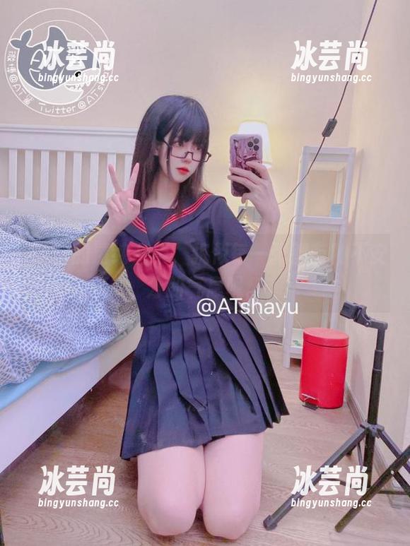 AT鲨 AT鲨的清纯合集,貌似每一张都有种不安分的气息呢。
