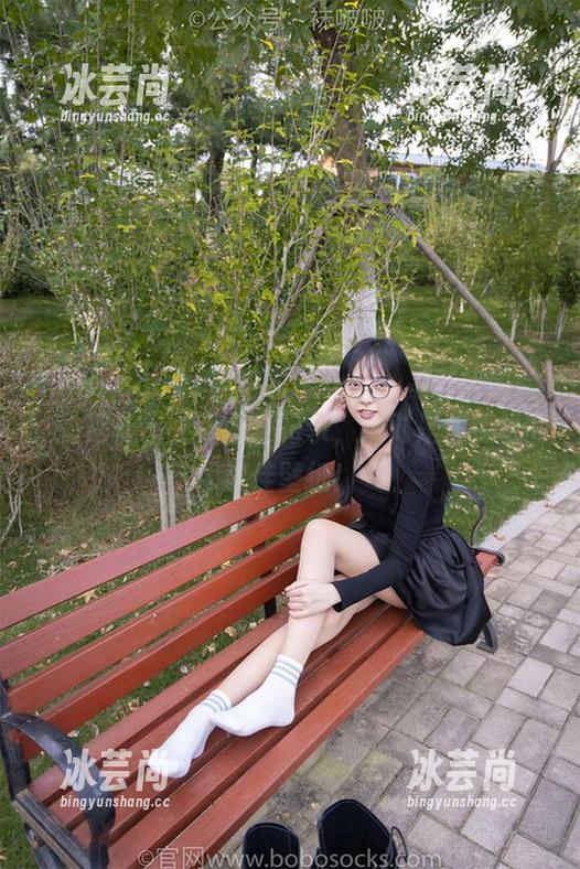 BoBoSocks袜啵啵 - 小安的凉鞋大冒险：一路走来，美图全纪录，绝对是你手机的最佳壁纸！