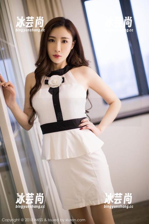 IMiss爱蜜社-莉娜lena IMiss爱蜜社 - 莉娜lena竟然在线!这波御姐风,我的原图不容错过!