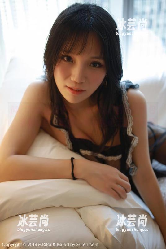MFStar模范学院 - 唐琪儿il厨娘新图包，全靠这些“配菜”撑起我毫无营养的菜谱选择。