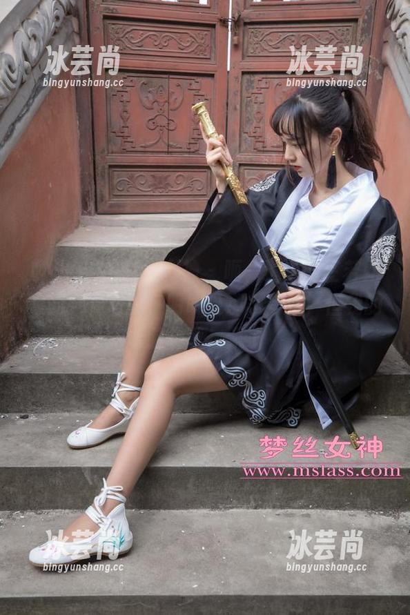 MSLASS梦丝女神 - 呃，选中的芷若姑娘的女神写真，明明没那么夸张，但我的脑袋就是飘了