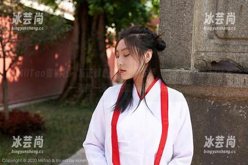 MiiTao蜜桃社-缇娜美Tinami MiiTao蜜桃社 - 反正都是网盘里的东西,缇娜美Tinami泳衣一张接一张,谁能拒绝下载呢?