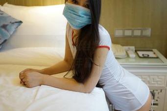 每个女孩都要有个ROSI黑色蕾丝套图，带来的资源比你的早餐还丰富！