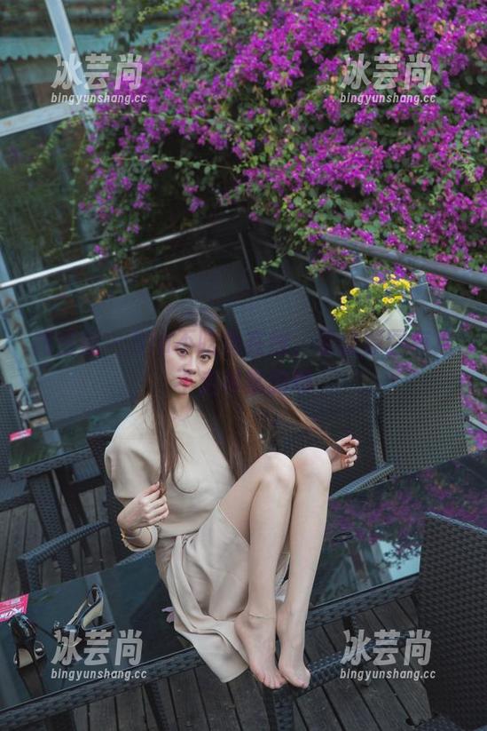 微密圈 - Sia不吃鱼在线，圣诞原图有点不走寻常路啊