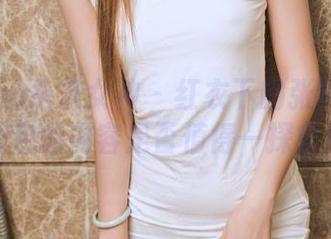 TouTiao头条女神 – 红衣下的张梓然？好奇图包的内容是否值得一探究竟！
