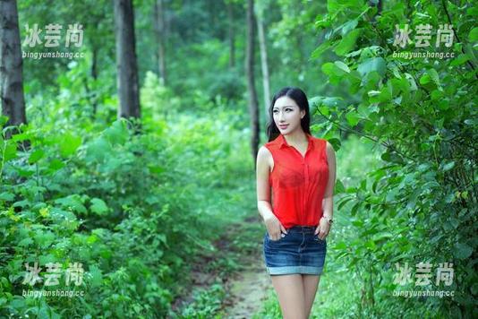 TuiGirl推女郎-王馨瑶 TuiGirl推女郎 - 王馨瑶最新作品:职业装的艺术,不是每个会议室都能驾驭