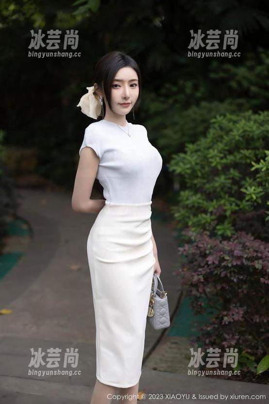 XIAOYU语画界-玥儿玥er XIAOYU语画界 - 发现图库新风尚:玥儿玥er的短裤分享挑战你的审美极限!