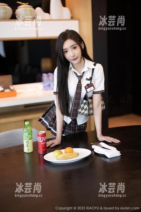XIAOYU语画界 - 绯月樱的比基尼，让原图跟精选之间的距离变得微妙又尴尬