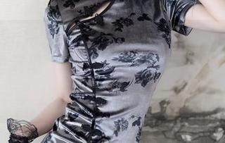 Xiuren秀人网 – 在就是阿朱啊的在线连体衣图集里，发现了新的人生哲学：‘穿上它，干啥都行’！