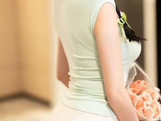 Xiuren秀人网 – 最新：希雅sia以“秘书”身份现身，这组作品太符合我的审美了。