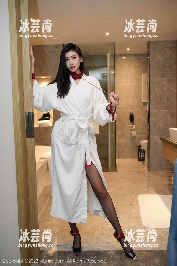 Xiuren秀人网-是小逗逗 Xiuren秀人网 - 是小逗逗的女友写真:这姿势,不去拍个原图都对不起自己吧?