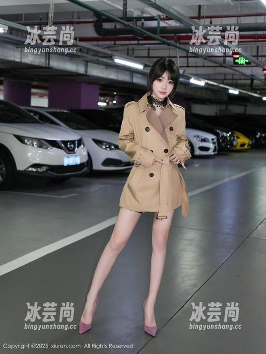 Xiuren秀人网 - 滴滴滴，新鲜的李雅柔182CM长腿套图更新来了，看吗？
