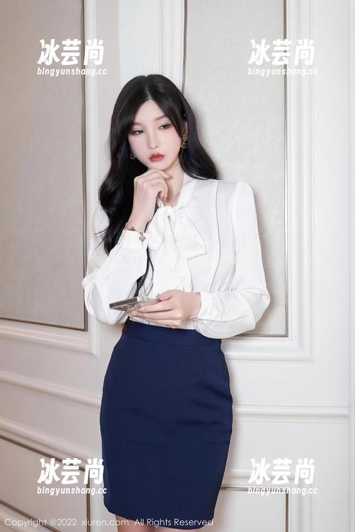 Xiuren秀人网 - 美食与美女双收：林子遥的厨娘写真集，谁说资源不能狠一点？