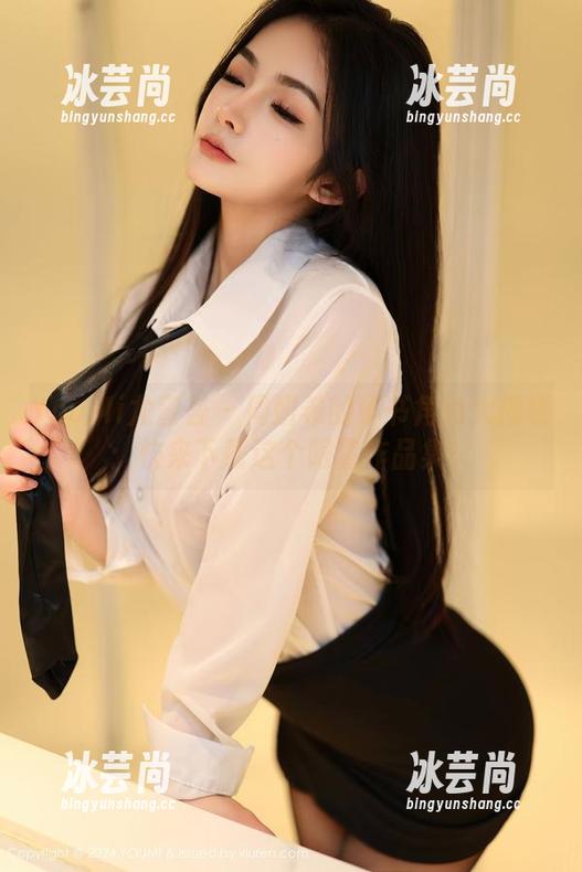YouMi尤蜜荟 - 周妍希的秘书角色大揭秘：快来下载这个限量作品集！