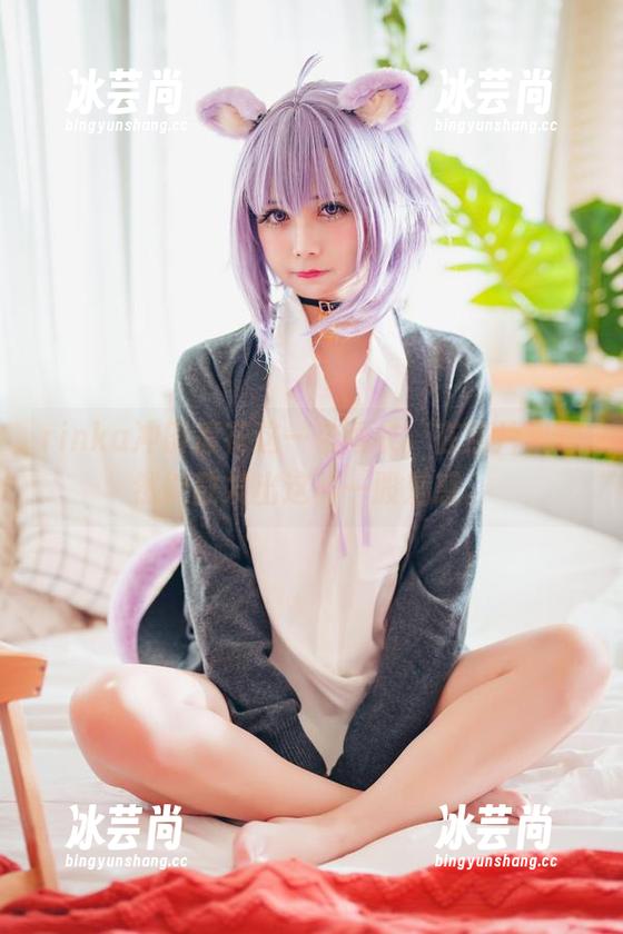 rinka冲田凛花这一袭睡衣，在照片里居然能散发出这样一股魅惑。