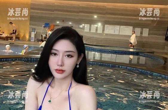 微密圈 - 免费释放你的好奇心，来自不爱笑的赛琳的御姐天花板套图！