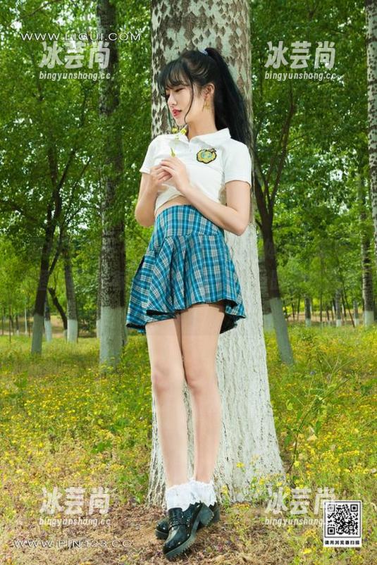 丽柜 - 这可不是一件普通的连体衣，璐璐的图集里还有惊喜哦，下载要及时，机会难得！