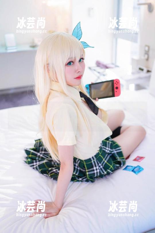 一个字：看！亚缇arty最新的长腿写真真的是盛世美腿。