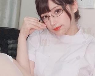你十七鸽学姐发福利了，免费图包等你来拿，快！别犹豫！