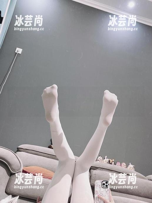 微密圈 - 下载这里，兔宝妮to的格子女仆装，值得拥有！