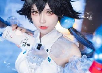 不出门也能玩cos，六二二同学居家的美图法则