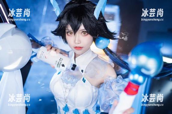 不出门也能玩cos，六二二同学居家的美图法则