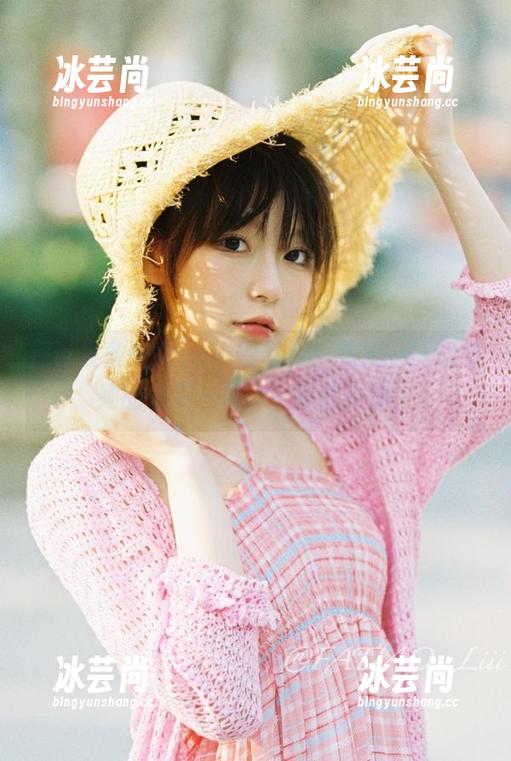 探讨发条少女yoki的写真，花火——就像她的名字一样，一秒就引爆。