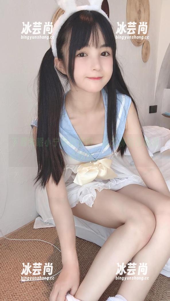 下载失眠小宁黑色套图，给无聊的夜晚加点颜色。
