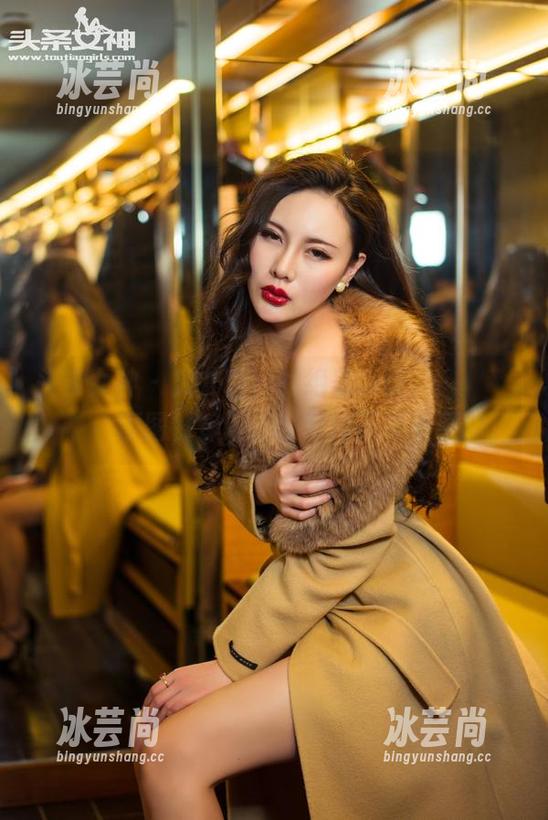 头条女神 - 火儿白丝的绝美画面，смотрите原图，保证你会爱得不要不要的。