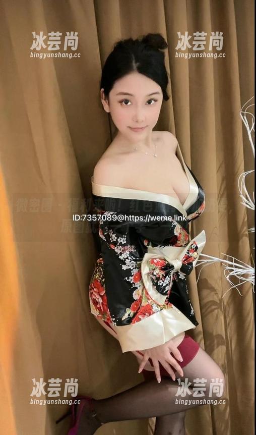 微密圈 - 福利来啦！红色漏背裙加奶雯，原图就是一个字——绝！