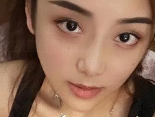 微密圈 – 这张原图里的奶雯，真的让我觉得她的少女是真实存在的。
