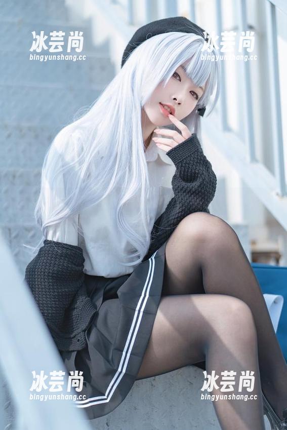 宫本桜 这就是宫本桜的皮衣cos?居然能这么交融新旧风格,图册让人一阵懵逼。