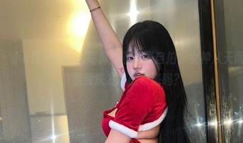 微密圈 – 小u优优子高清写真：看这张自拍，女神从天而降，诶，是我洗发水的味道吗？