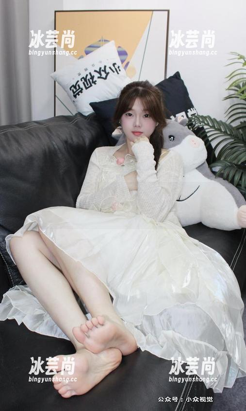 小众视觉 - 图集高能预警：婷婷的修女造型，你们准备好了吗？