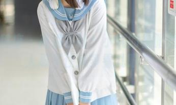 少女秩序 – 高清在线！小满的校服照总让人忍不住想多看几眼。