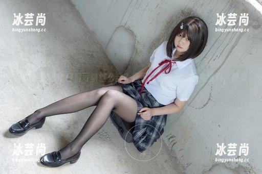 少女秩序 - 牛仔裤可以这么穿？鹿可教你一招，图库爆料，快来分享！
