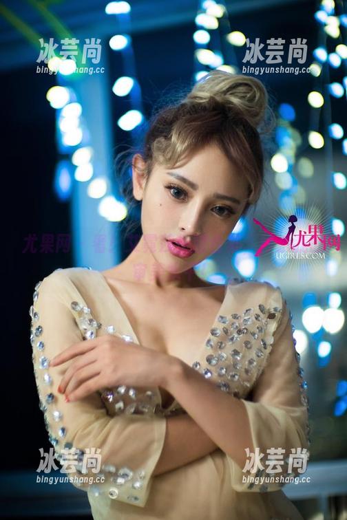 尤果网 - 看！艾霓莎长腿合集，秒杀我的审美水平！