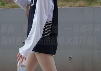 异思趣向 – 喇叭裤短丝，一点都不简单，辣妈君君的美图图包火花四射！