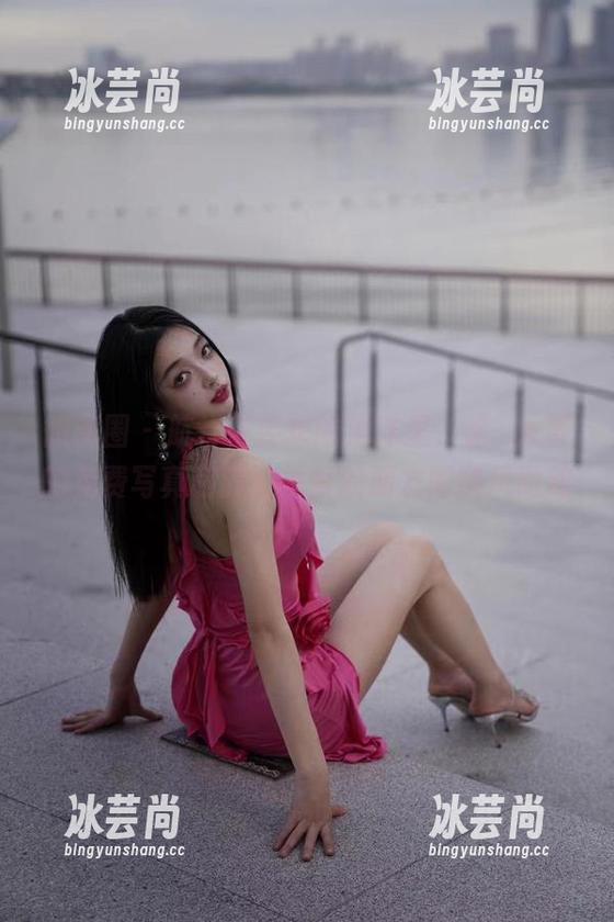 微密圈 - 航行在妄想的海洋里，徐珺大哥的免费写真和舰长提督的朋友圈随风而动
