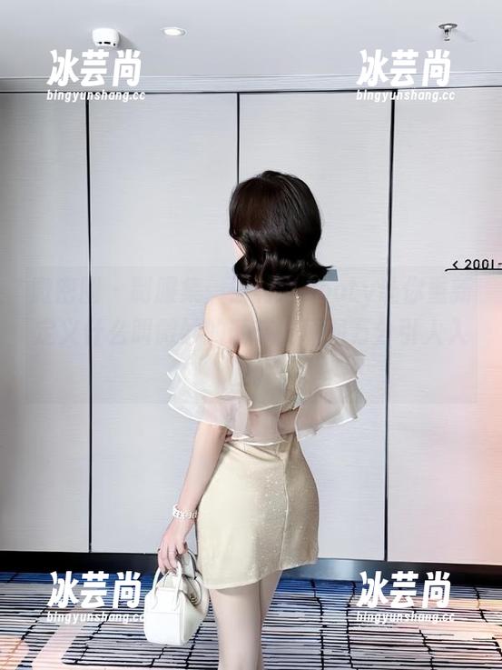 微密圈 - 制服集：徐莉芝Booty让你重新定义什么叫微妙的诱惑，原图万分引人入胜。