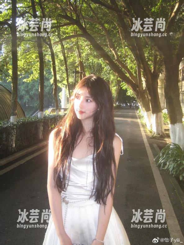 怡子yiii：这版黑白图集，定制得真有个性，真叫人瞩目！