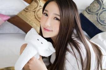 推女神 – 巨可爱！欧阳妮娜娜的校服私拍资源，让我想起学生时光。