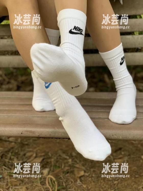 微密圈 - 无敌哒小姨妈与牛仔裤，私拍不怕尴尬！