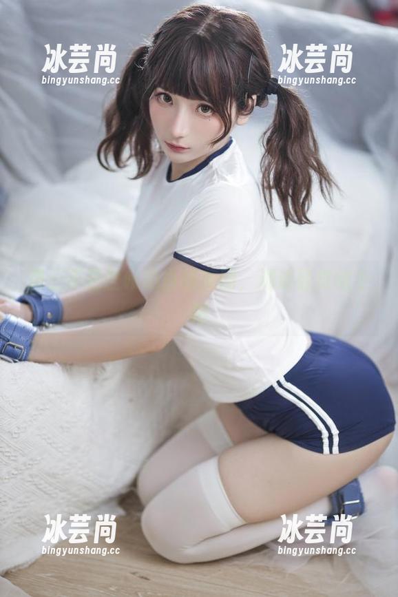 是三不是世w 是三不是世w的白裙美图,湖边轻舞随手拍