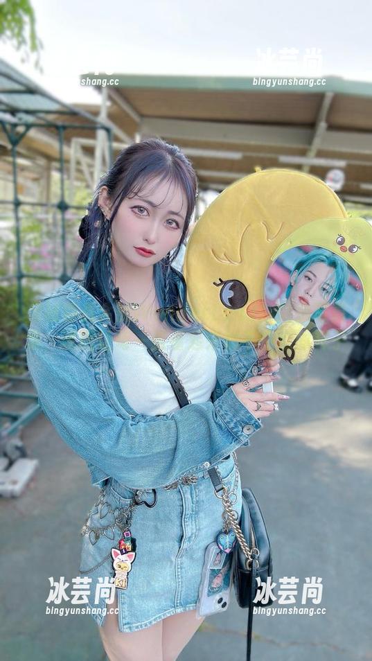 月城委员会的WonderLand：精选写真集，试图让每一张看起来都不在意的样子