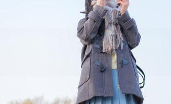 柴系小乖 – 赤西夜夜在线泳池派对：比基尼图集反转戏！