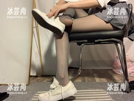 微密圈 - 桃脱了在清纯美图里疯狂输出壁纸，太良心了，我决定入手！